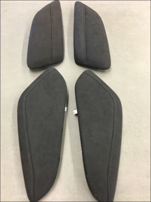 BRAND NEW GENUINE OEM GM ACCESSORY INTERIOR TRIM KNEE PADS 2016